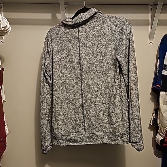 Long sleeve sweatshirt - size small - Picture 3 of 3